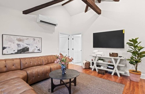 Palmyra Apartment | 16 Guests- 7 Mins Hill Cumorah/En Suite Bathrooms