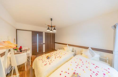 Yonabaru Apartment | オーシャンビュー窓から見える景色を思い出に the琉球タワー10E