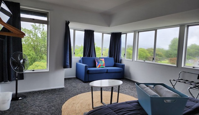 Urban Lounge Sleepery, SureStay Collection by BW