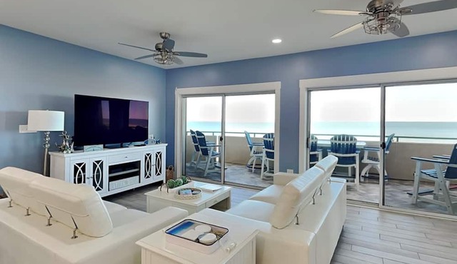 Stunning Ocean View Retreat w/Spacious Balcony & Pool Access