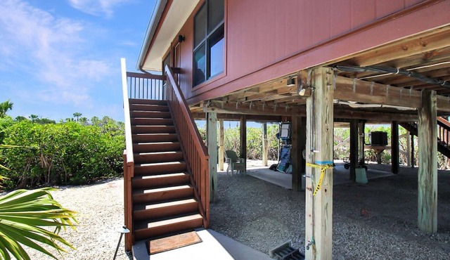 Cozy Coastal Haven - Your Relaxing Sanibel Getaway - Private Beach - Pet Friendly - Signal Inn 07