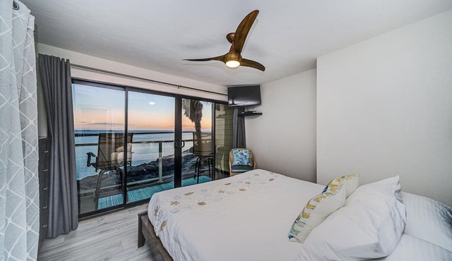 Ocean Views * Penthouse * Dogs OK!
