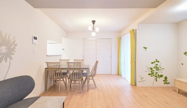 Sunny Court by Tranova